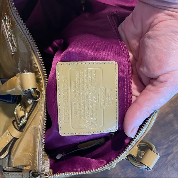 COACH SOPHIA Mustard PATENT LEATHER 15921 W/ REMOVABLE SHOULDER STRAP - Picture 9 of 11